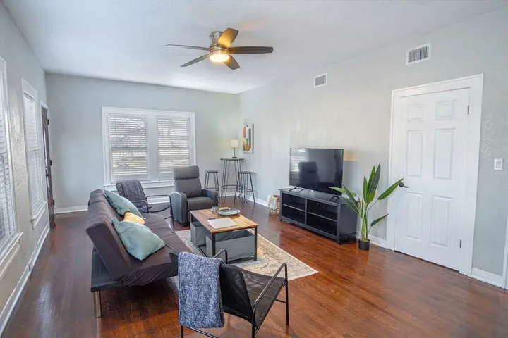 Trendy 2 BR Prime Apt Near Dtwn Pearl Fort Sam