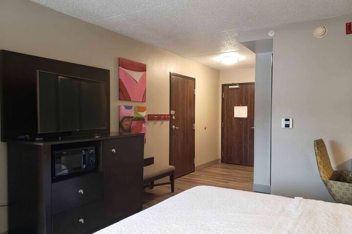 2 Queen Beds (5 of 10)