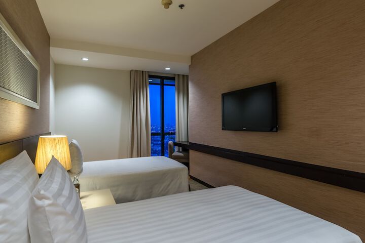 Room 6 of 280