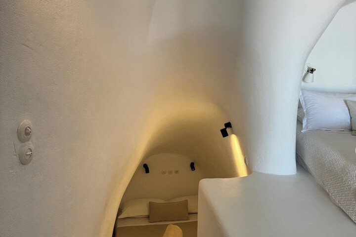 Room 19 of 84