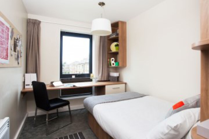 Room 9 of 19
