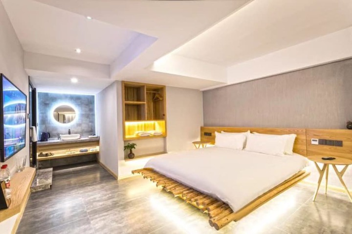 Room 10 of 63