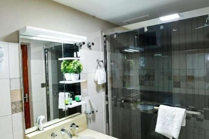 Room 12 of 18
