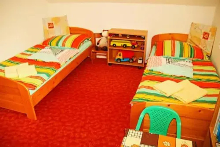 Room 3 of 10