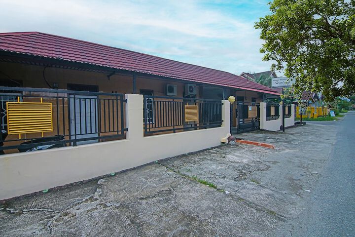 Exterior of OYO 2946 Handira Homestay