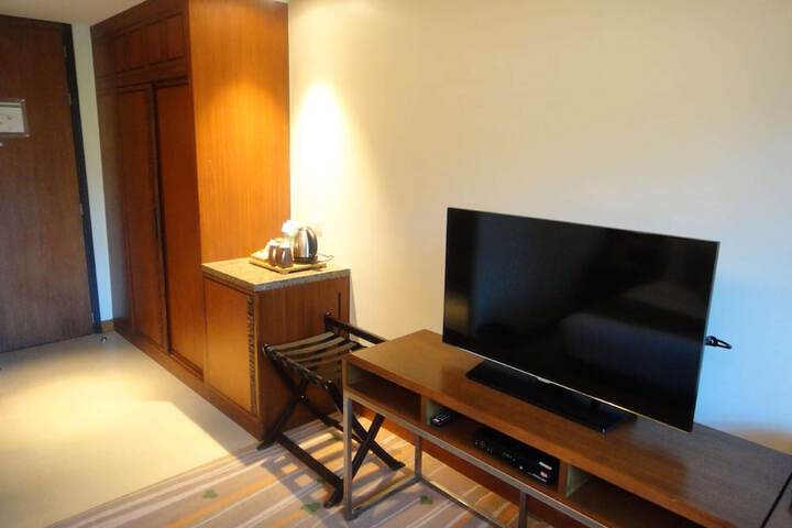 Room 43 of 128