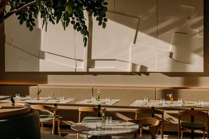 Dining 75 of 126