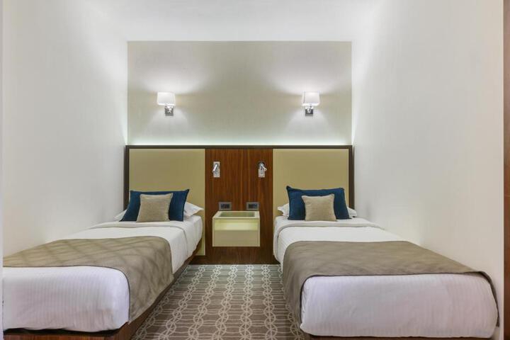 Room 31 of 100