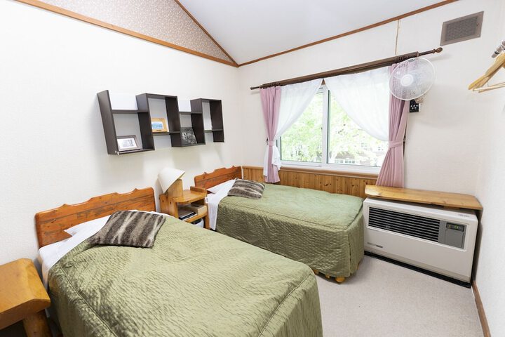 Room 16 of 258