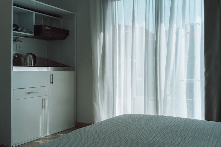 Room 24 of 102