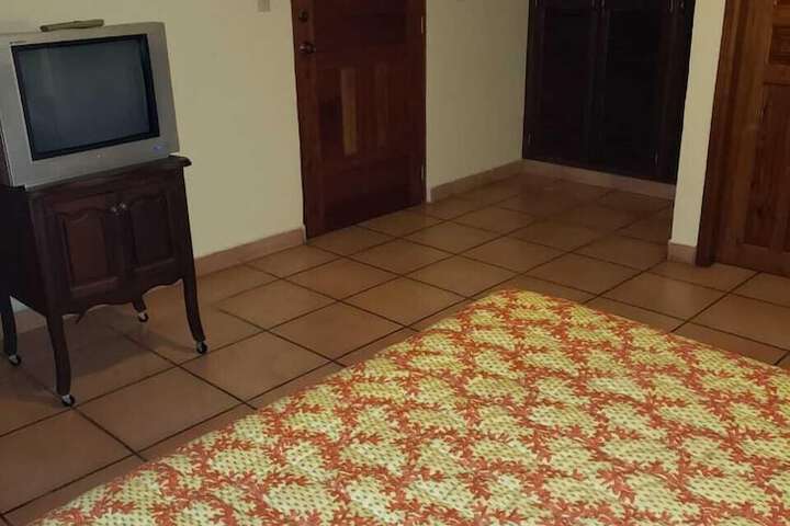 Room 9 of 40