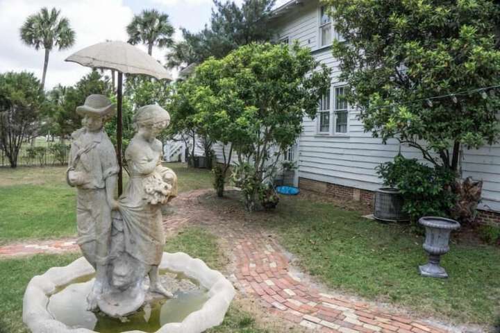 Property Grounds 53 of 62