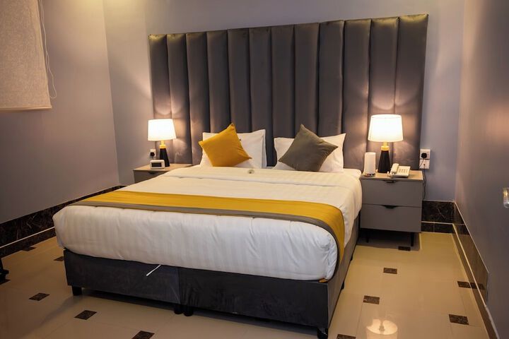 Room 2 of 11