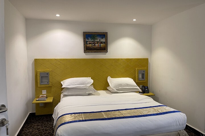 Room 44 of 114