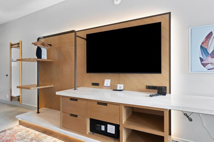 Room 12 of 97