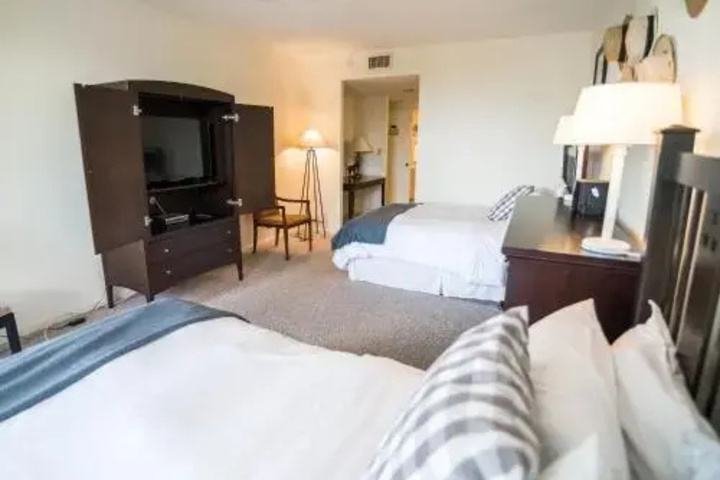 Room 4 of 14