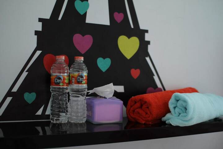 Room 7 of 27