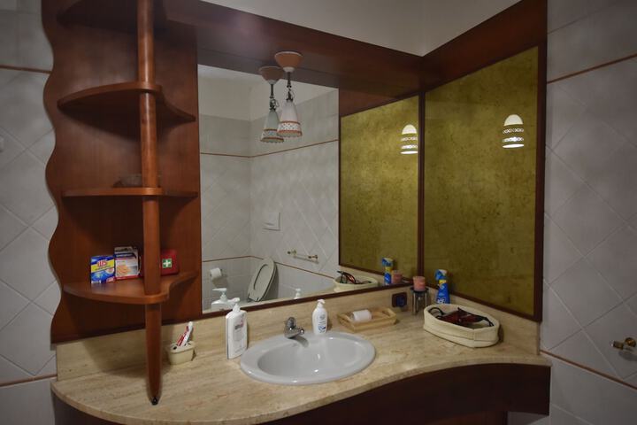 Room 14 of 18