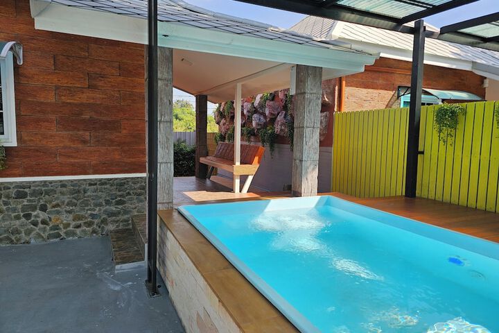 Pool 34 of 40