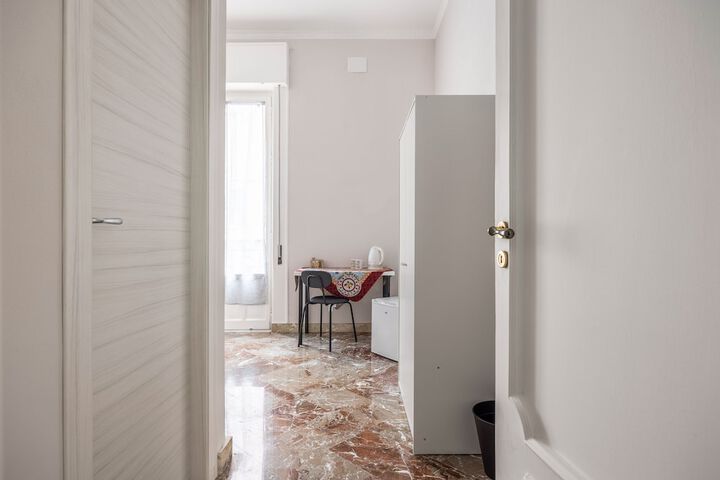 Room 15 of 68