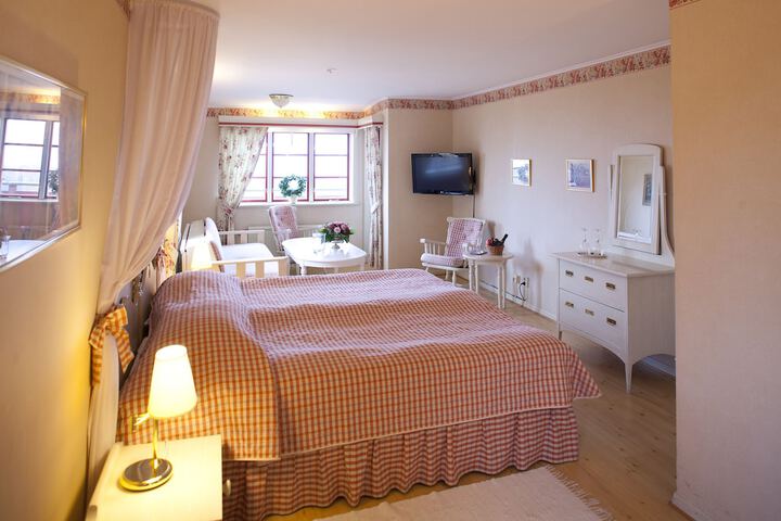 Room 6 of 51