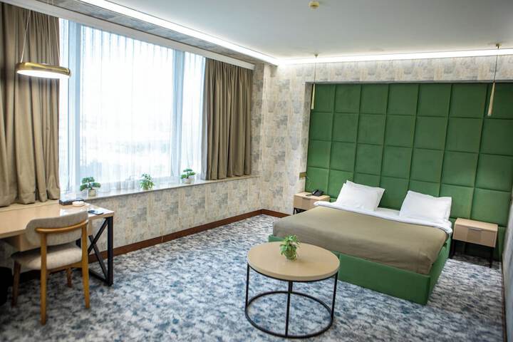 Room 10 of 42