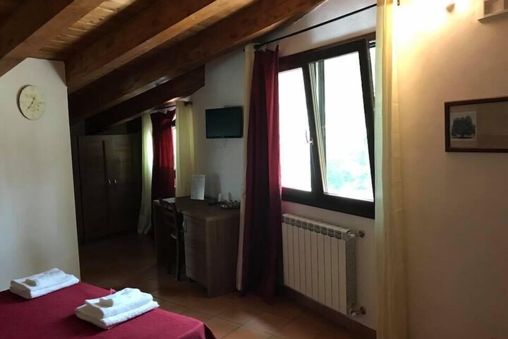 Room 11 of 27