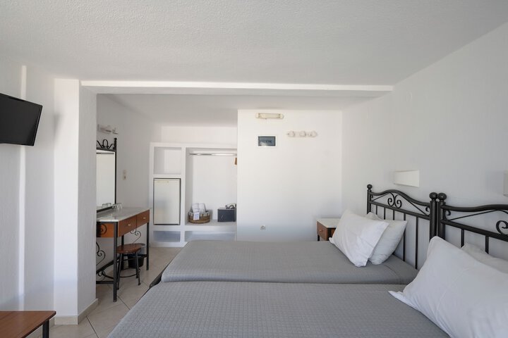 Room 17 of 49