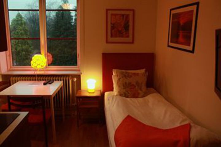 Room 17 of 43