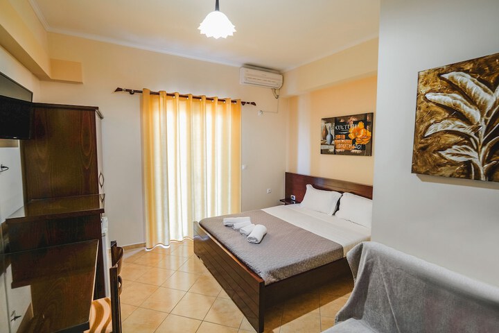 Room 15 of 245