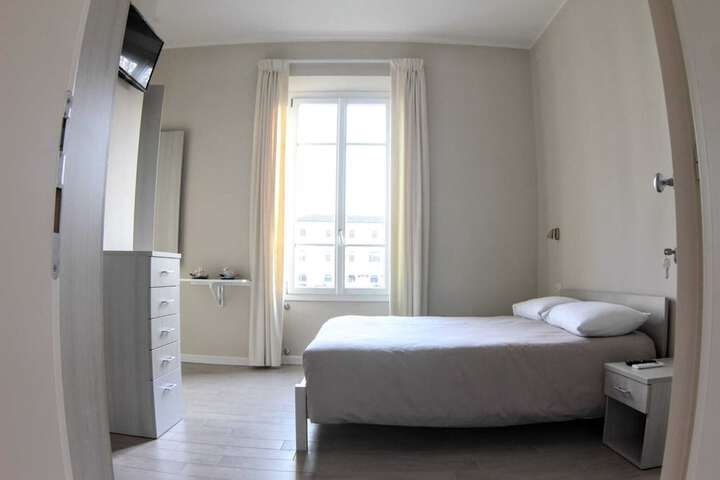 Room 5 of 48