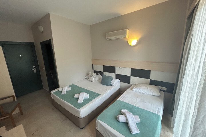 Room 10 of 35