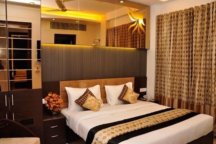 Room 17 of 31