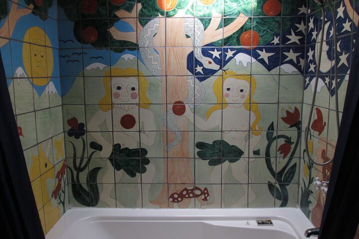 Room 14 of 63