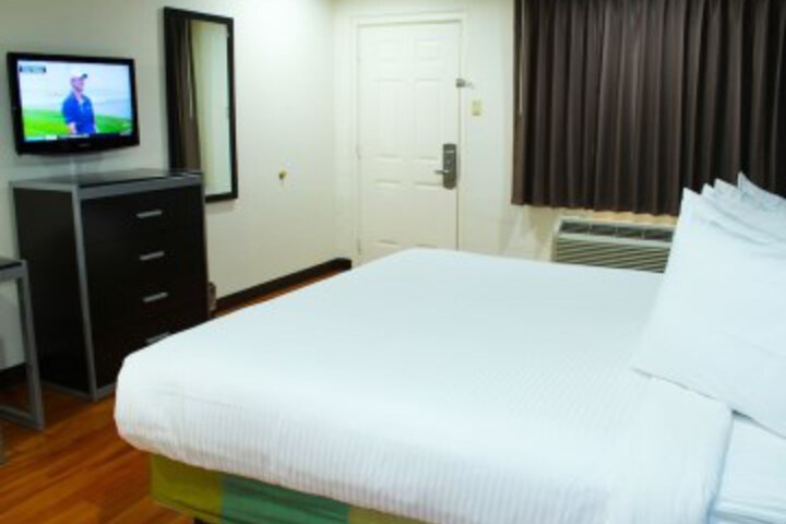 Room 6 of 27