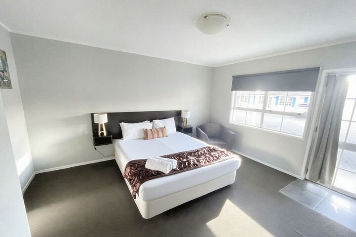 Room 7 of 65