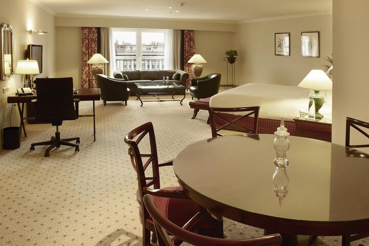 Room 64 of 122