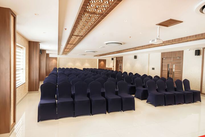 Ballroom/Hall 25 of 33