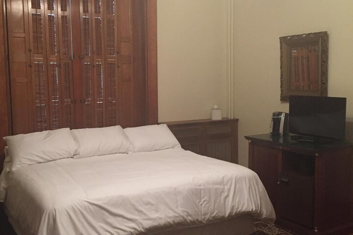 Room 12 of 26