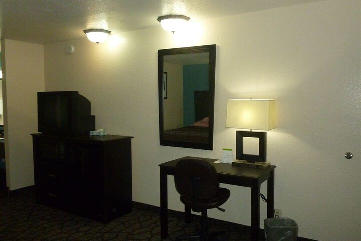 Room 9 of 38