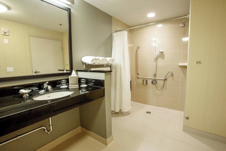 Room 15 of 41