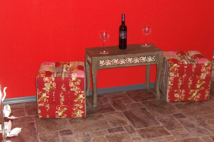 Lounge 49 of 82