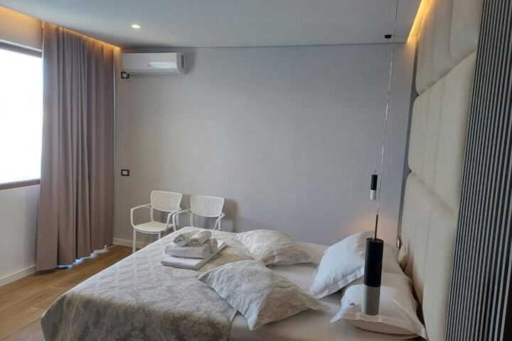 Room 9 of 109