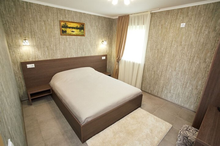 Room 6 of 56
