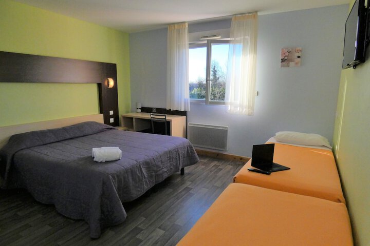 Room 9 of 35