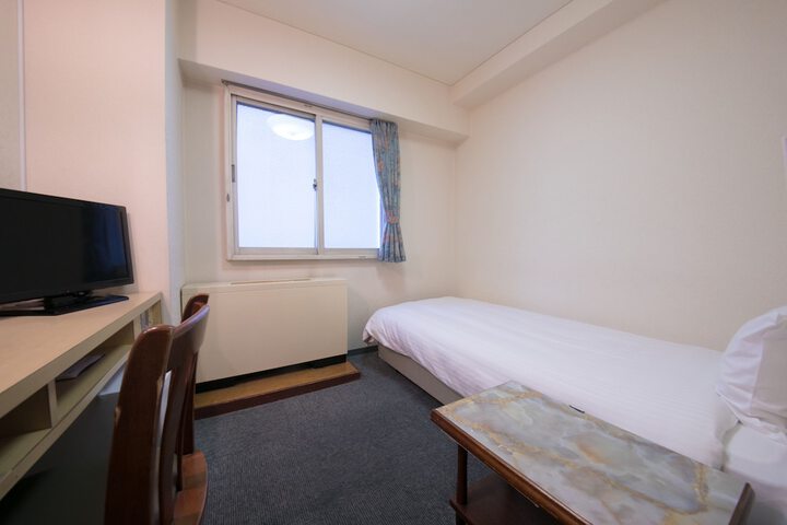 Room 10 of 29
