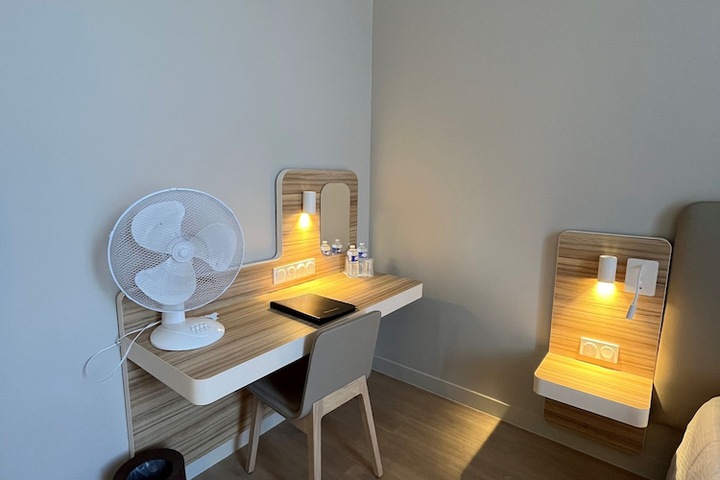 Room 15 of 31