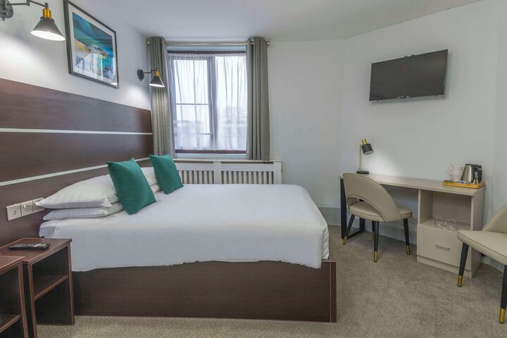 Room 52 of 86