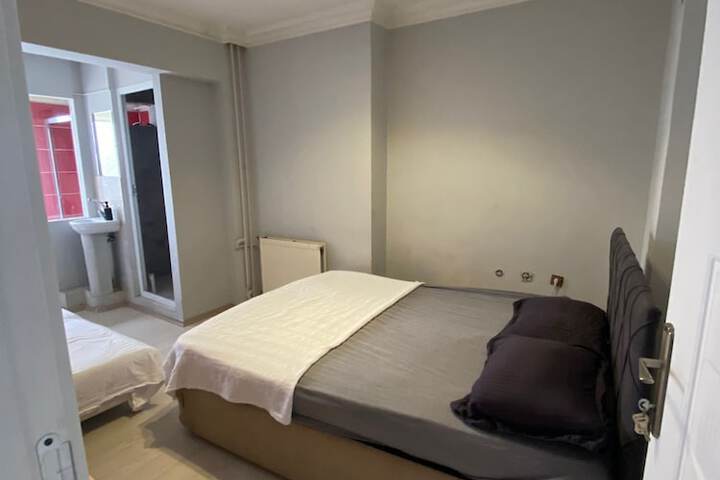 Room 7 of 24