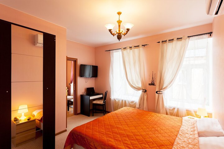 Room 6 of 46
